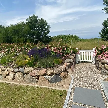 Kleiner Findling דירה